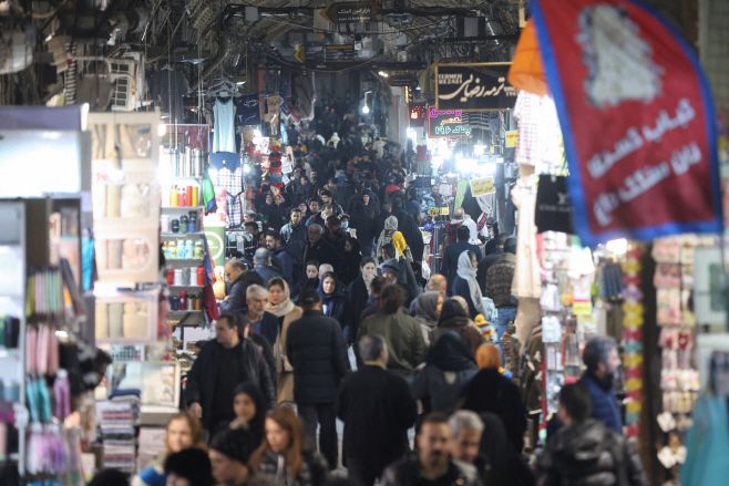 15일(현지시간)찍은 이란 테헤란의 그랜드 바자르 모습./로이터·연합