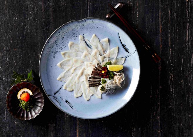 파라다이스 호텔 부산 사까에 복어 사시미. / 파라다이스 제공