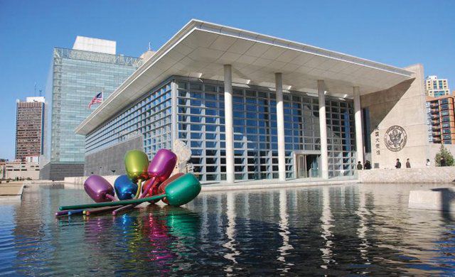 중국 베이징의 주중 미국대사관. 2008년 주미 중국대사관과 같은 해에 완공됐다. 미국의 유명 건축회사 SOM이 설계했다. 사진출처=SOM 웹사이트