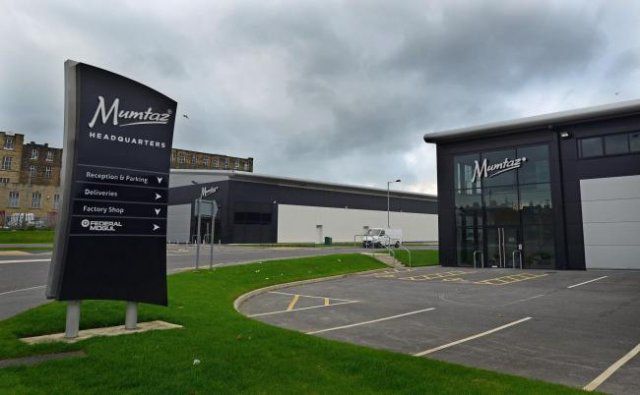 영국 웨스트요크셔주의 브래드퍼드에 위치한 인도 음식 제조업체 ‘뭄타즈 푸드’. 트위터 갈무리