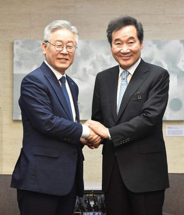이재명 지사·이낙연 대표. 수원=박영대 기자 sannae@donga.com