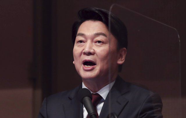 국민의당 안철수 대선 후보가 8일 서울 중구 한국프레스센터에서 열린 대선후보 초청 관훈토론회에서 발언하고 있다. 사진공동취재단