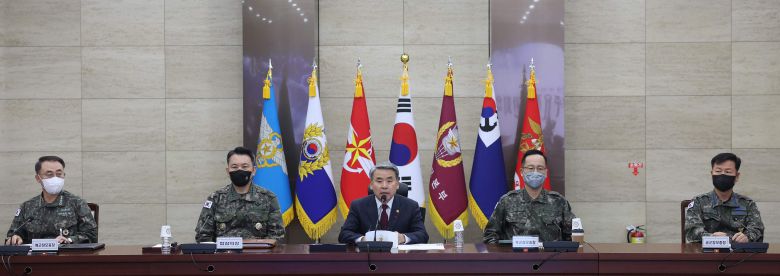 21일 서울 용산구 국방부 대회의실에서 열린 22년 후반기 전군주요지휘관회의에서 모두 발언을 하고 있는 이종섭 국방부 장관. 국방부 제공