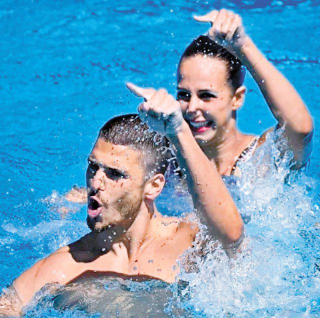 6월 헝가리 부다페스트 세계수영선수권대회 아티스틱 수영 ‘혼성 듀엣’에서 남녀 선수가 호흡을 맞추며 경연하는 모습. 사진 출처 국제수영연맹(FINA) 홈페이지