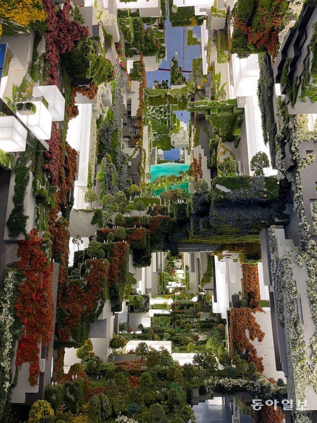 네옴 더 라인 체험관에 있는 더 라인의 내부 모형.