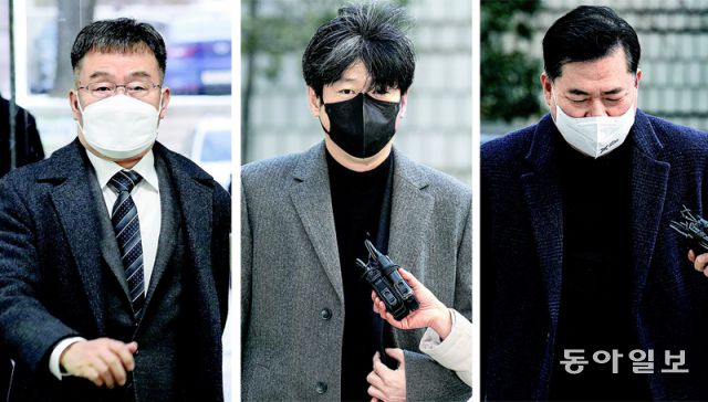 더불어민주당 이재명 대표가 28일 검찰에 출석하면서 대장동 개발 사업 특혜 의혹 수사가 정점으로 향하고 있다. 27일 서울 서초구  서울중앙지법에서 열린 재판에 출석하는 ‘대장동 일당’. 왼쪽부터 화천대유자산관리 대주주 김만배 씨, 남욱 변호사, 유동규 전  성남도개공 사장 직무대리. 이훈구 기자 ufo@donga.com