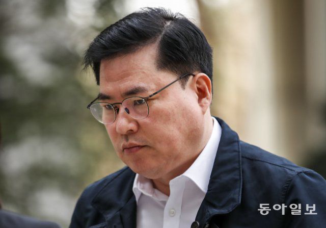 유동규 전 성남도시개발공사 사장 직무대리가 24일 서울 서초구 서울중앙지법에서 열린 대장동 개발 배임 혐의 관련 공판에 출석하고 있다. 원대연 기자 yeon72@donga.com