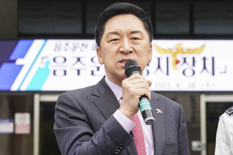 김기현 국민의힘 대표가 26일 오전 서울 마포구 마포경찰서에서 열린 ‘민생해결사 국민의힘이 간다, 음주운전 방지 현장 방문’에서 발언을 하고 있다. 2023.04.26 사진공동취재단