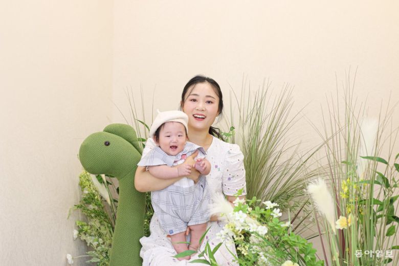 지난해 아들 백일 돌잔치에서 환하게 웃고 있는 전주옥 씨.