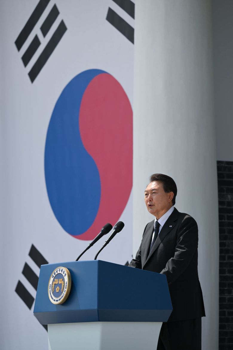 윤석열 대통령이 6일 서울 동작구 국립서울현충원에서 열린 제68회 현충일 추념식에서 추념사를 하고 있다. 2023.6.6 대통령실 제공