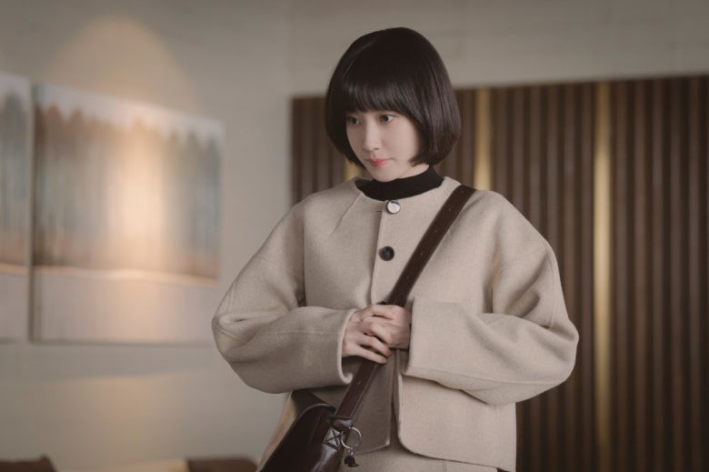 지난해 인기를 끈 드라마 ‘이상한 변호사 우영우’. 제작비는 약 150억원 정도로, 제작사 에이스토리가 자체 자금을 써서 제작했다. 국내 방영권은 ENA 채널, 중국을 제외한 해외 방영권은 넷플릭스와 계약했고 IP는 제작사가 소유하는 방식이어서 다양한 부가사업이 가능하다. ENA 홈페이지