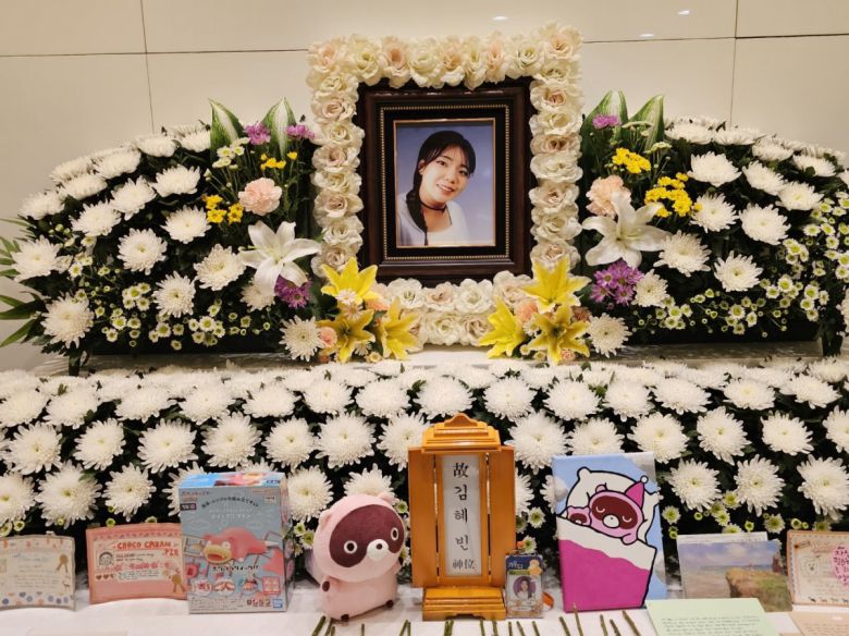 29일 경기 수원시 아주대학교병원 장례식장에 마련된 고(故) 김혜빈씨 빈소에 걸려있는 영정. 김씨는 지난 3일 최원종이 벌인 성남 분당 흉기난동 사건의 피해자다.  사진= 뉴시스