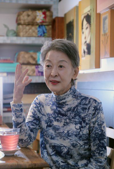 그는 “데뷔할 때만 해도 이렇게 오랜 시간을 연극배우로 살 줄은 몰랐다”며 “지금도 무대만 생각하면 마치 예배 드리듯 마음이 경건해진다”고 말했다. 이훈구 기자 ufo@donga.com