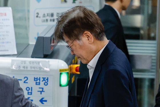 이재명 더불어민주당 대표가 26일 오전 서울 서초구 중앙지방법원에서 백현동 개발 특혜 및 쌍방울 대북송금 의혹 관련, 영장실질심사에 출석하고 있다. 2023.9.26/뉴스1