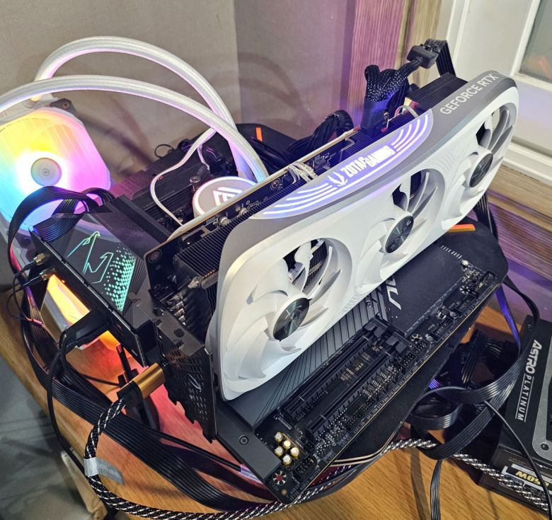 성능 테스트에 이용한 AMD 라이젠9 7950X 기반 시스템 / 출처=IT동아