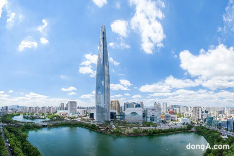 롯데월드타워 전경. 사진=롯데그룹 제공