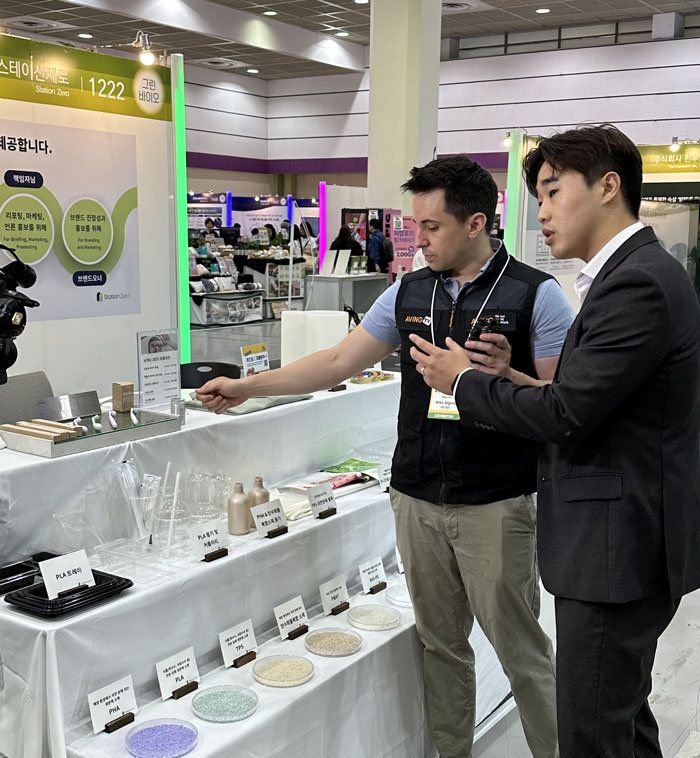 농식품 관련 박람회에서 인터뷰하는 노영우 이사 / 출처=에코넥트