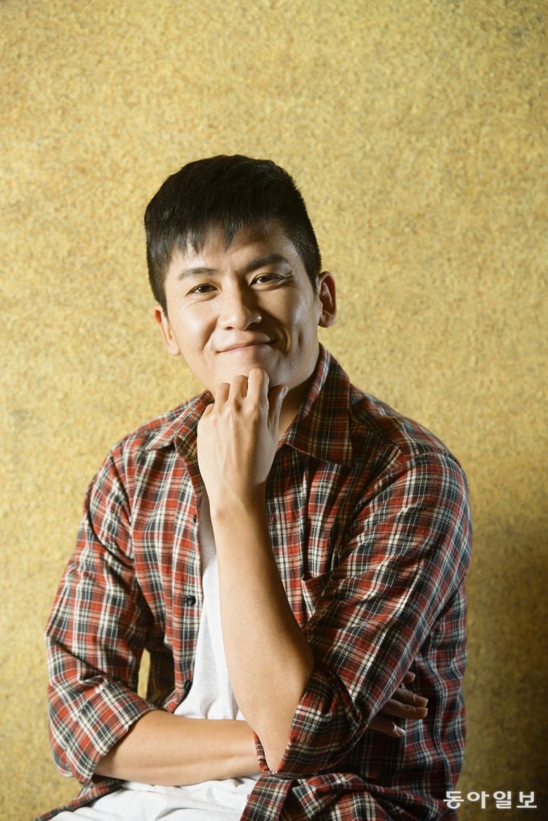 김흥국의 마음으로 들어가 그를 위한 노래를 만들어 선물한  홍경민. ‘가수 김흥국’도 소환했다. 동아 DB