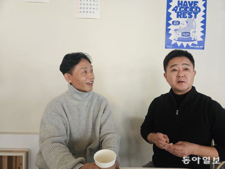 곽창선에게는 형 진시몬이 걸어왔던 인생 발자취가 곧 배움이다. 산전수전에 공중전까지 겪은 형의 인생 스토리가 들을 때마다 새롭다. 유재영 기자 elegant@donga.com