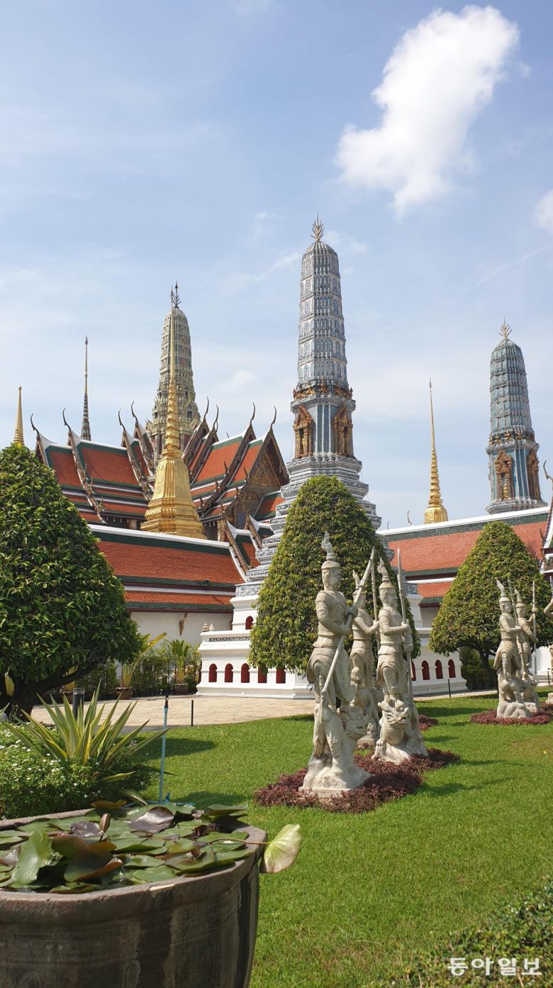 그랜드 팰리스 입구 쪽.