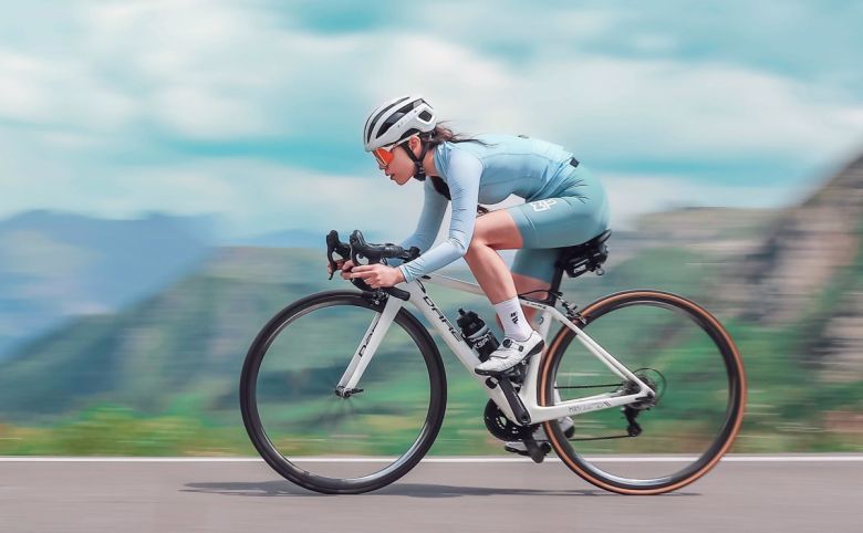 김지원 씨가 사이클을 타고 있다. 김지원 씨 제공.