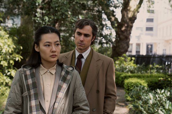 젊은 예원제(왼쪽)의 모습. 넷플릭스 제공