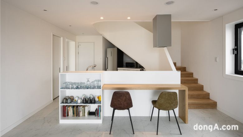 제오건축사사무소 제주 큰바다영 건축물 내부