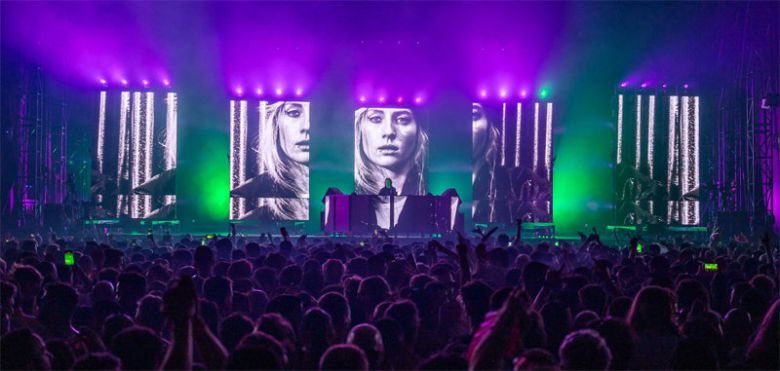 이달 13∼15일(현지 시간) 스페인 바로셀로나에서 열린 소나르 페스티벌에서 벨기에 출신 DJ 샤를로트 드 비테가테크노 공연을 선보이고있다. ⓒMartini Ariel, 소나르 페스티벌 제공