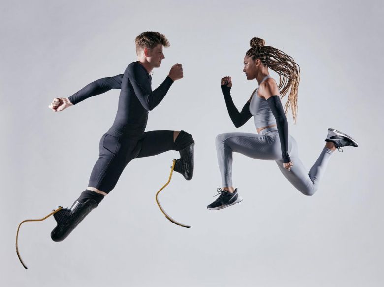 2016년 리우데자네이루와 2021년 도쿄 패럴림픽에서 메달 총 3개를 따낸 헌터는 30일부터 같은 장소에서 열리는 파리 패럴림픽  육상 경기에 출전한다. 소셜미디어 활동도 활발하게 하는 부부는 스포츠 의류 브랜드 모델로도 활동 중이다. 타라 데이비스우드홀 인스타그램