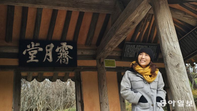 머리가 복잡할 때 소쇄원과 인근 별서정원들을 찾는다는 황지해 작가. 담양=김선미 기자 kimsunmi@donga.com