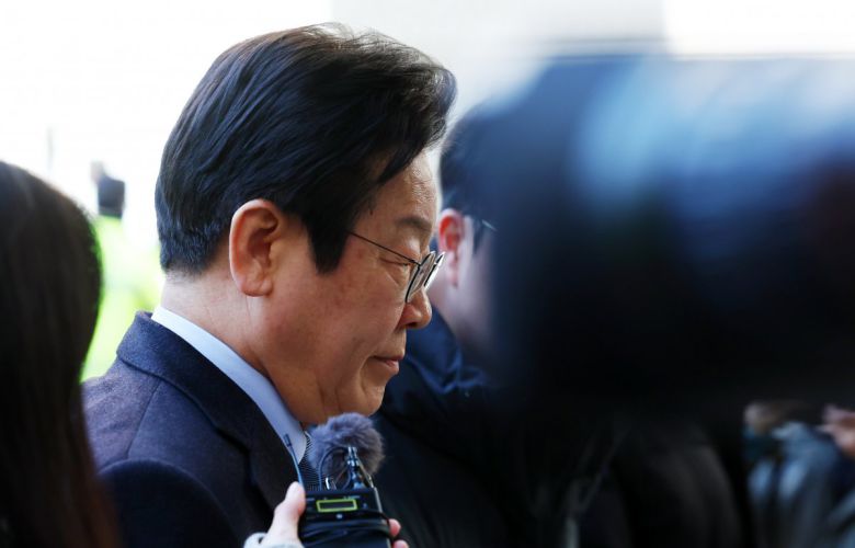 이재명 더불어민주당 대표가 23일 서울 서초구 서울고등법원에서 열린 공직선거법 위반 혐의 항소심 첫 재판에 출석하고 있다. 2025.01.23 뉴시스