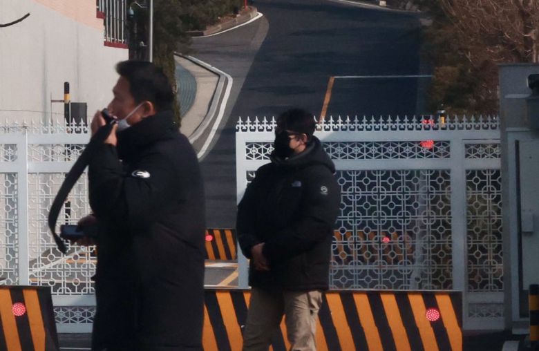 고위공직자범죄수사처(공수처)가 대통령실과 관저에 대한 압수수색을 시도한 22일 오후 서울 용산구 한남동 대통령 관저 입구 모습. 2025.01.22 뉴시스