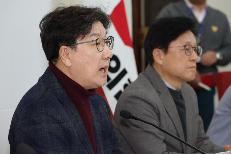 권성동 국민의힘 원내대표가 23일 오후 서울 여의도 국회에서 기자간담회를 열고 발언하고 있다. 뉴시스