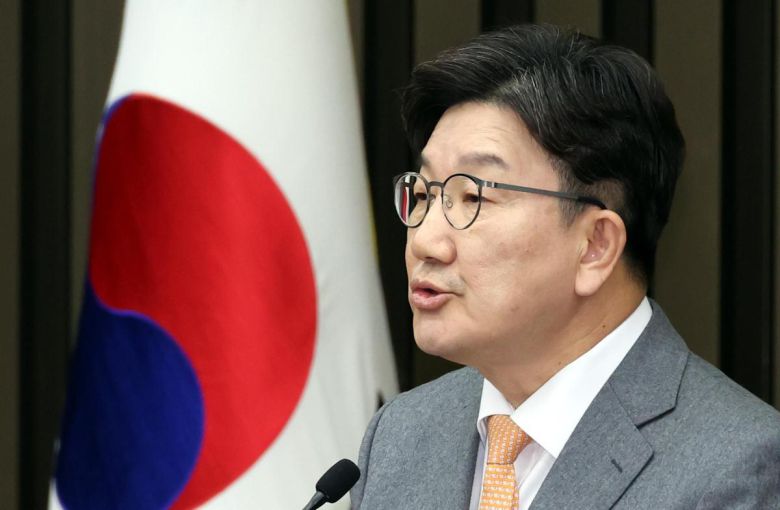 국민의힘 원내대표가 20일 오후 서울 여의도 국회에서 열린 의원총회에서 발언을 하고 있다. 2025.03.20 뉴시스