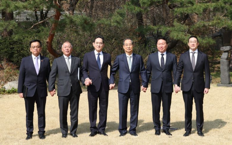 동아일보
