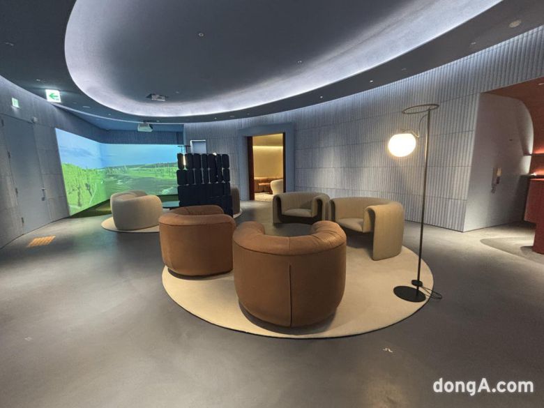 제이린드버그 플래그십스토어 4층 클럽하우스. 황소영 기자 fangso@donga.com