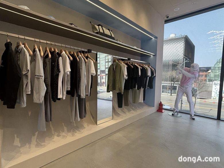 제이린드버그 플래그십스토어 2층. 황소영 기자 fangso@donga.com