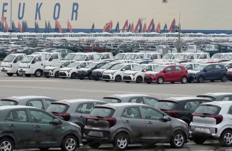 평택항에 주차된 한국산 수출용 차량의 모습. AP 뉴시스