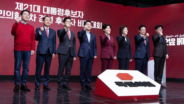 동아일보