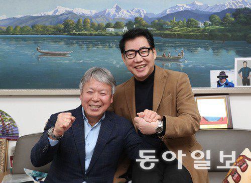 엄홍길 대장은 탤런트 박상원 씨와는 산으로 맺어진 소중한 관계다.  동아일보 DB