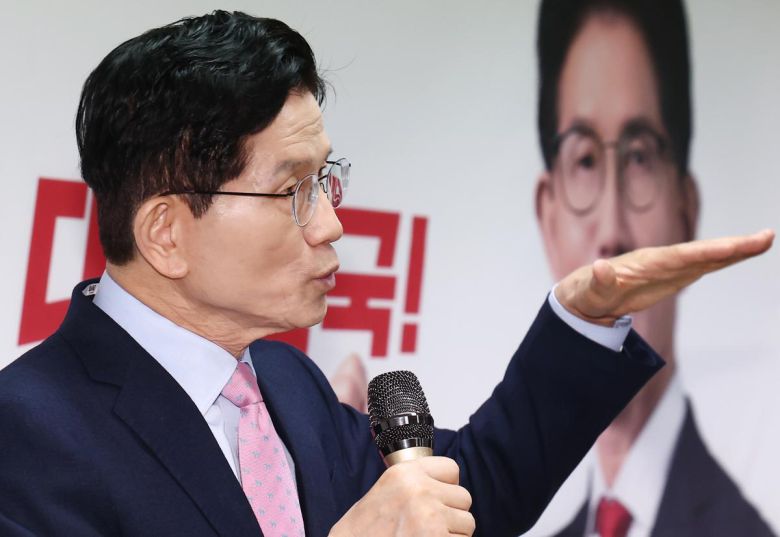 동아일보