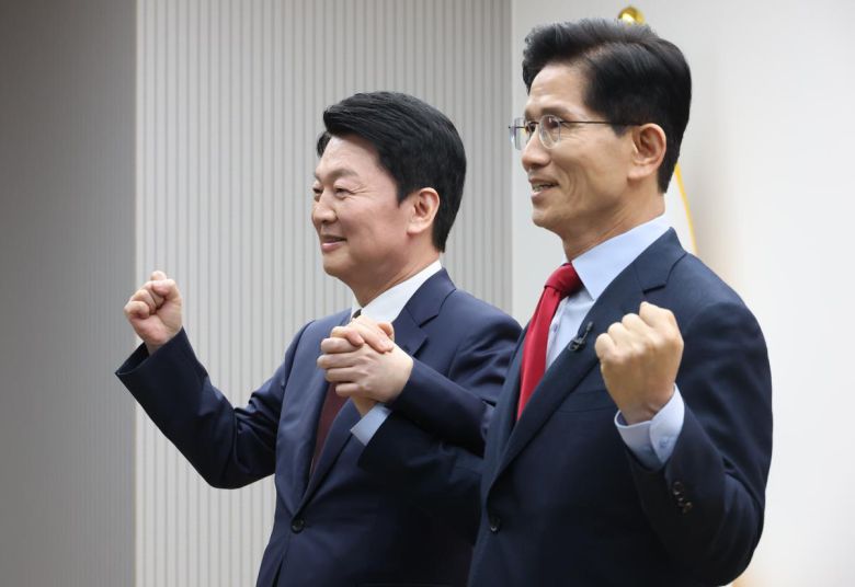 동아일보