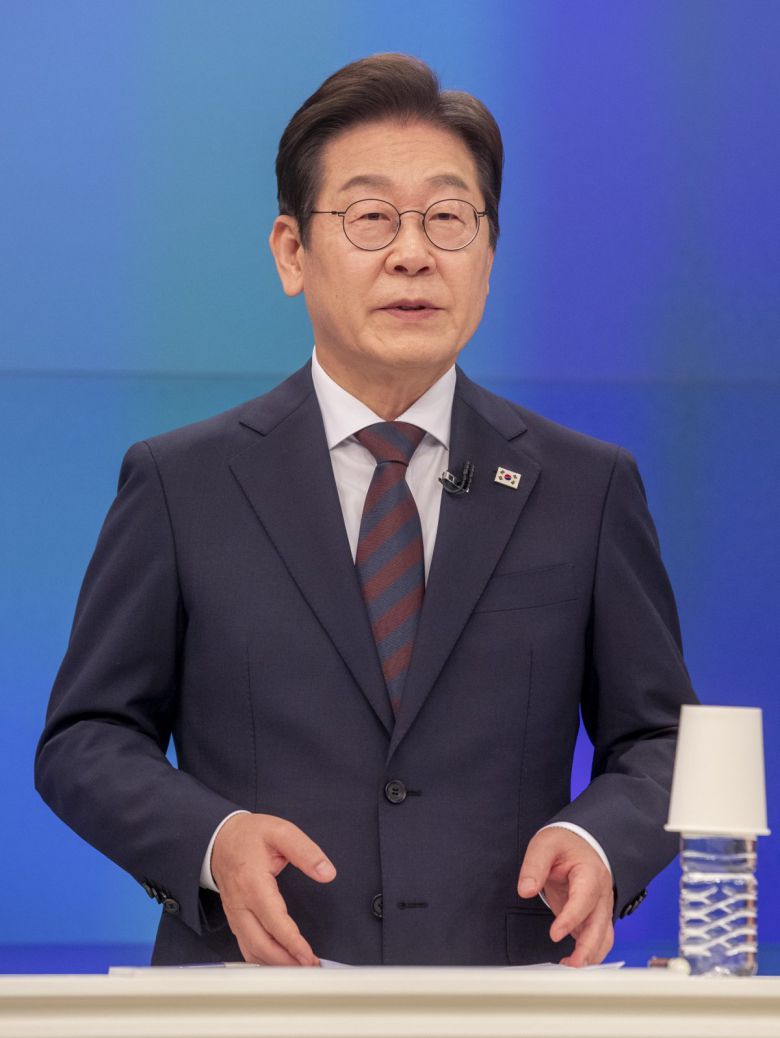2025년 4월 25일 서울 중구 티비조선 스튜디오에서 열린 민주당 경선 마지막 TV토론회. 이재명 후보.  국회사진기자단