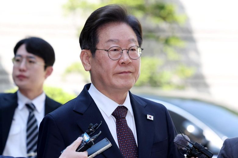 이재명 더불어민주당 제21대 대통령 선거 후보가 29일 오전 서울 서초구 서울중앙지방법원에서 ‘대장동 배임 및 성남FC 뇌물 의혹’ 혐의와 관련 공판에 출석하고 있다. 2025.04.29. 서울=뉴시스