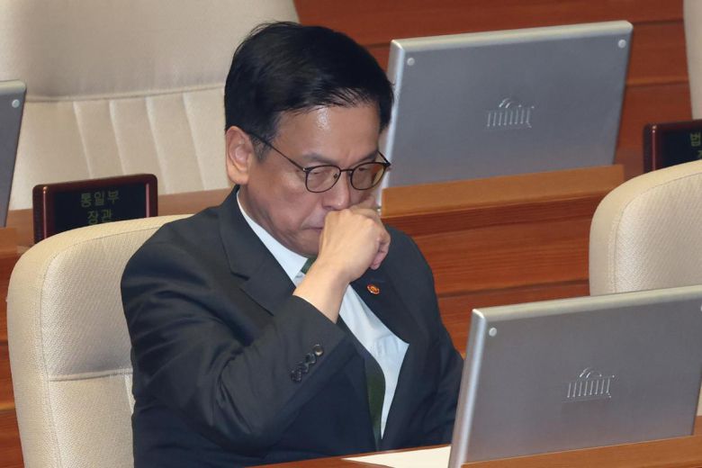 최상목 경제부총리 겸 기획재정부장관이 1일 오후 서울 여의도 국회에서 열린 본회의에 출석해 있다. 뉴스1