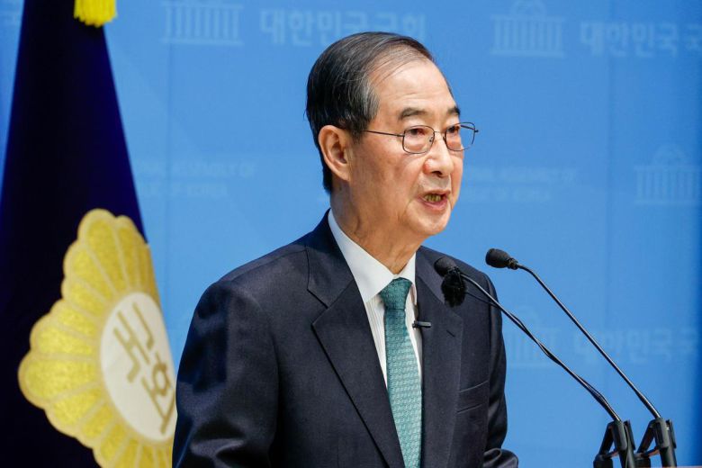 한덕수 전 국무총리가 2일 오전 서울 여의도 국회 소통관에서 제21대 대통령 선거 출마를 선언하고 있다. 뉴스1