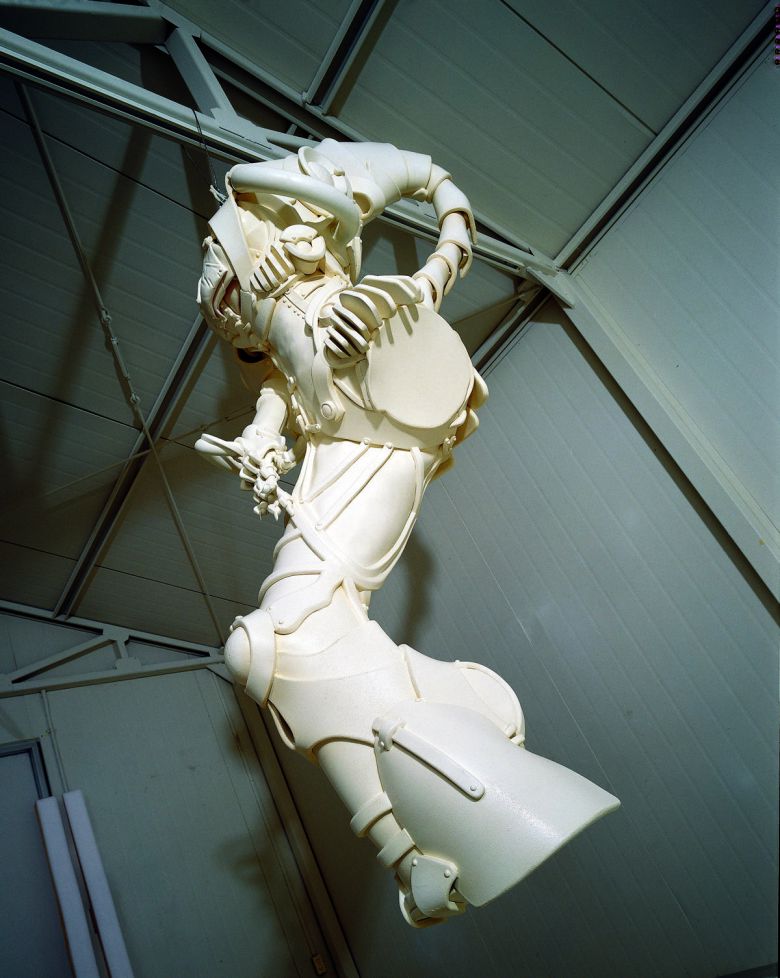 국립현대미술관 서울관의 소장품 상설전 ‘한국현대미술 하이라이트’전에서 볼 수 있는 주요 작품. 이불의 ‘사이보그 W5’. 전시는 1960년대부터 2010년대까지 소장품 86점을 소개한다. 이불스튜디오, 국립현대미술관 제공