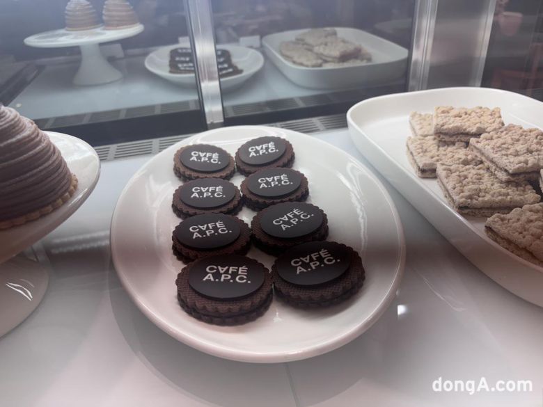 현대백화점 신촌점에 입점한 아페쎄 카페. 황소영 기자 fangso@donga.com