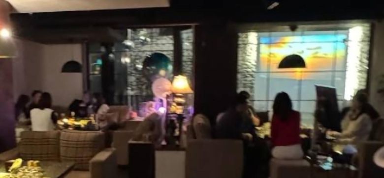 더불어민주당이 19일 서울중앙지법 지귀연 부장판사가 출입한 룸살롱이라고 주장하며 공개한 사진. 민주당 제공