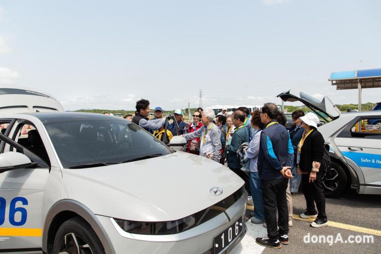 현대차그룹이 고령 운전자 교통사고 예방을 위한 시니어 안전 드라이빙 데이 교육 프로그램을 운영한다.